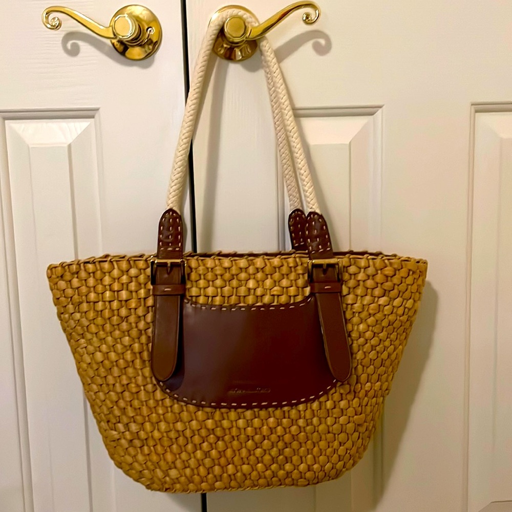 Michael Kors straw tote bag. Beach Bag. Rope straps w/ gold & leather accents